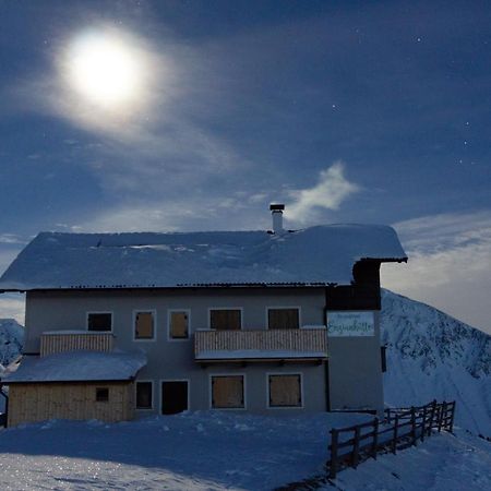 Enzianhuette Berggasthaus San Leonardo in Passiria Dış mekan fotoğraf