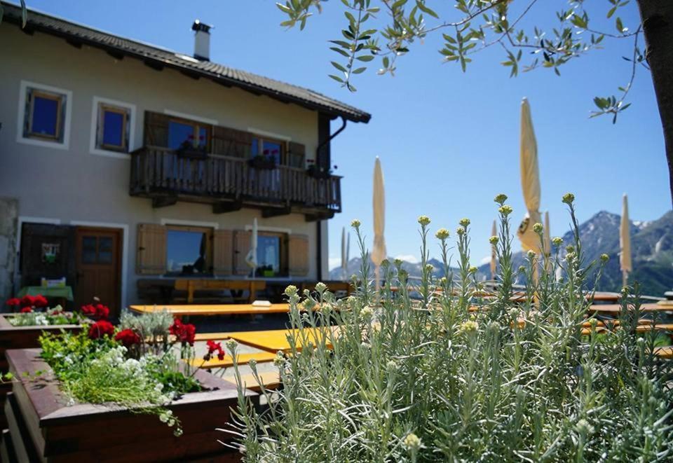 Enzianhuette Berggasthaus San Leonardo in Passiria Dış mekan fotoğraf